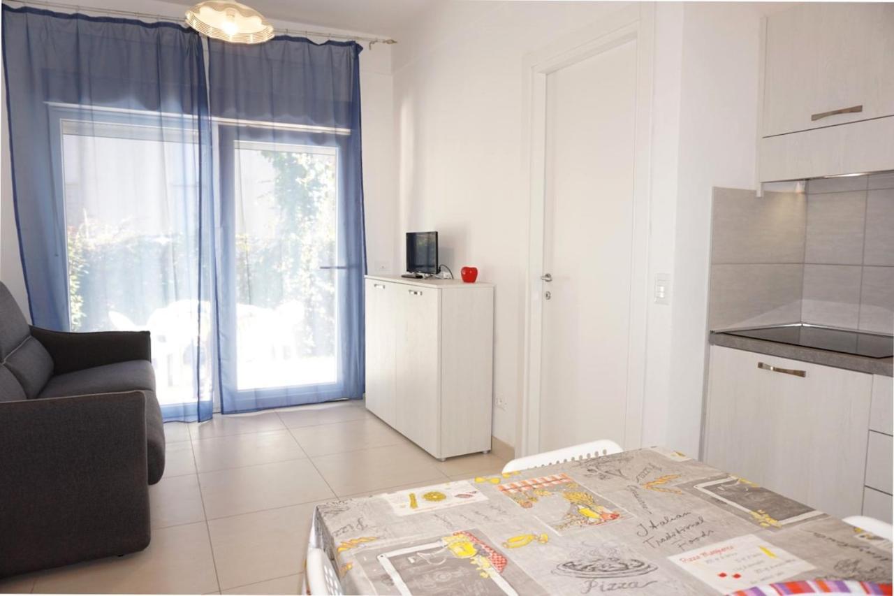شقة Relax By The Garden - Flat For Up To 6 Guests بورتو سانتا مارغريتا دي كاورل المظهر الخارجي الصورة