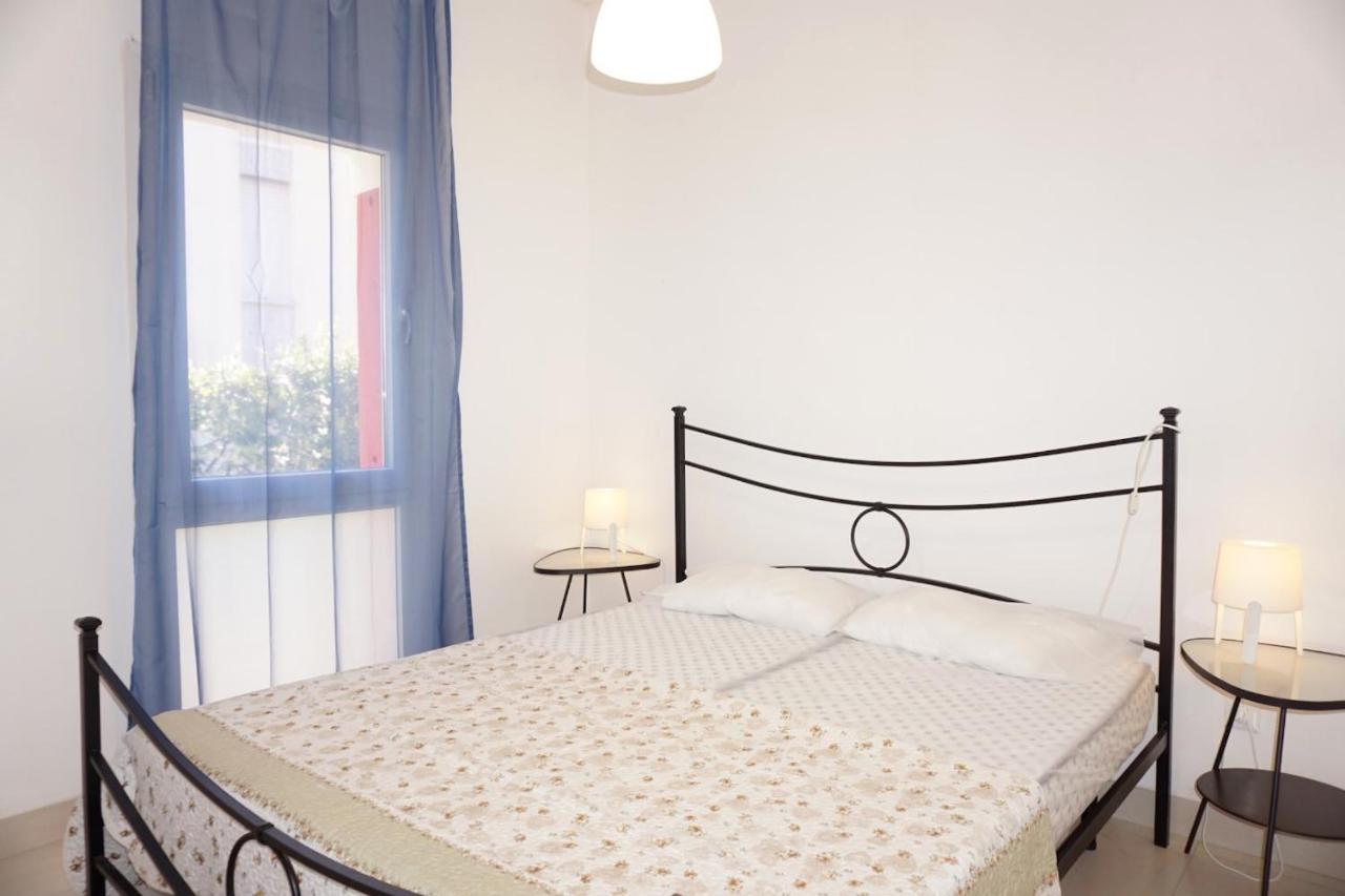 شقة Relax By The Garden - Flat For Up To 6 Guests بورتو سانتا مارغريتا دي كاورل المظهر الخارجي الصورة